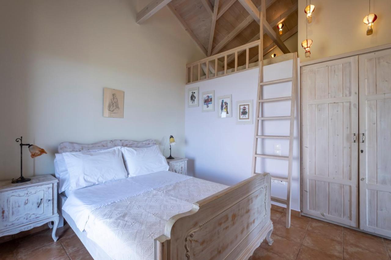 Chamaloni Cottages 피니코운타 외부 사진