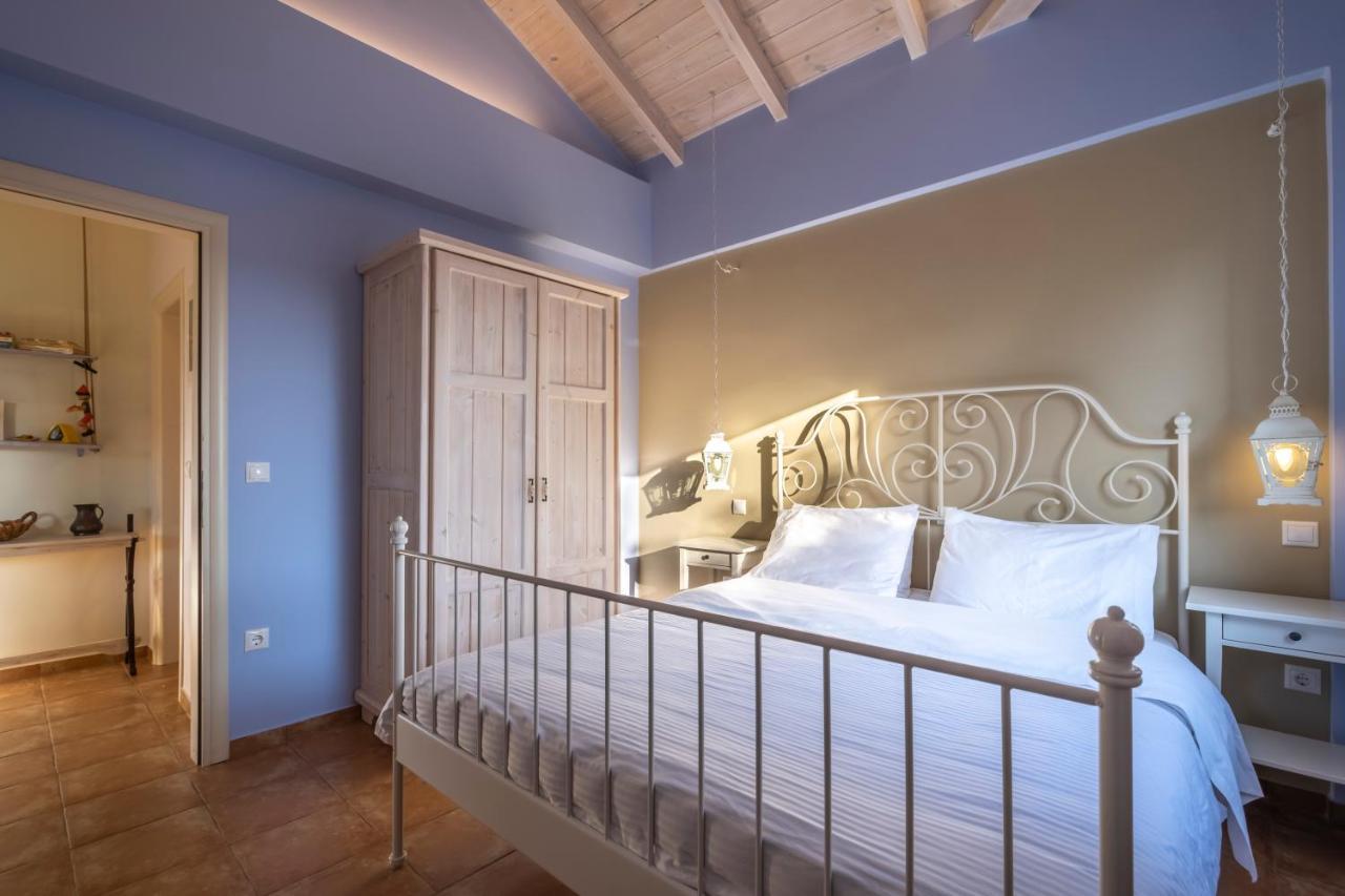 Chamaloni Cottages 피니코운타 외부 사진