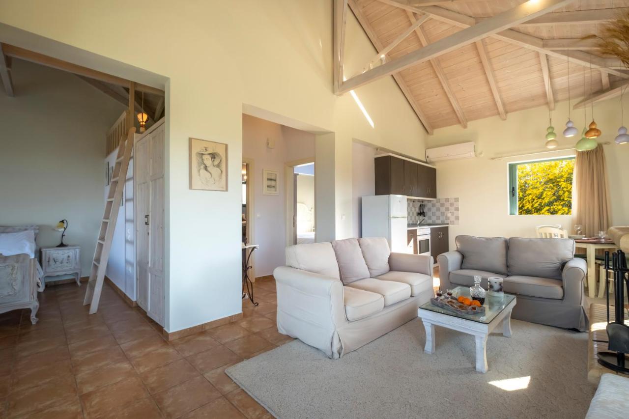 Chamaloni Cottages 피니코운타 외부 사진