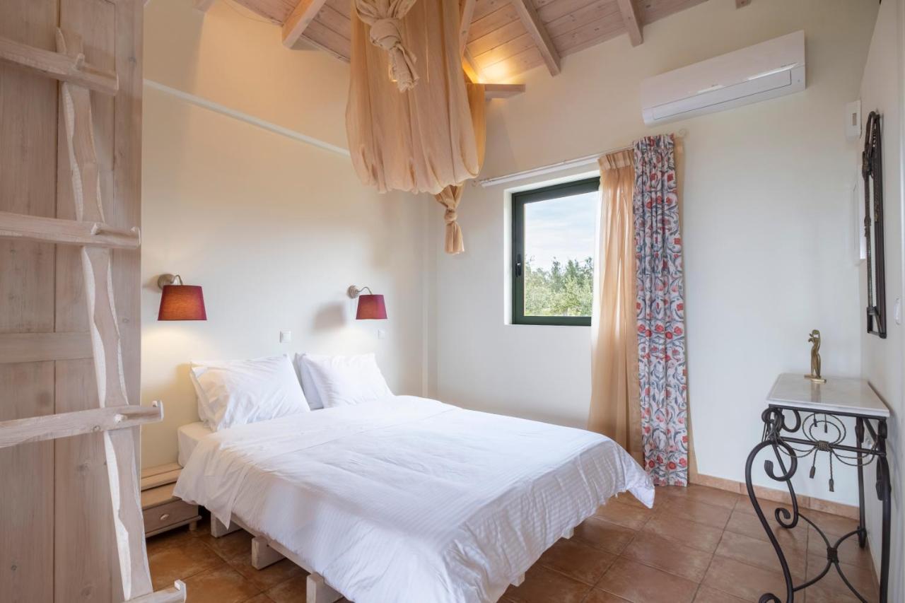 Chamaloni Cottages 피니코운타 외부 사진